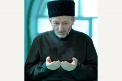Муфтий Дагестана шейх Ахмад Афанди молится о мире на планете