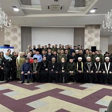 Участники научно-практической конференции "Принципы оказания духовной и психологической помощи гражданскому населению" в Донецке посетили мечети республики