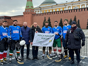 Юбилейный XV Кубок Патриарха по русскому хоккею на Красной Площади