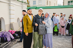 200 школьников Татарстана получили укомплектованные школьные ранцы от БФ "Закят"