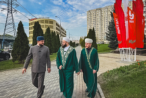Муфтий Камиль хазрат посетил мусульманский просветительский центр в Бутово в Москве