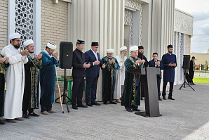 В Набережных Челнах открылась новая мечеть «Изге ай»