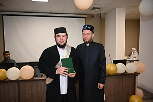В медресе «Мухаммадия» выпускникам очного отделения вручили дипломы