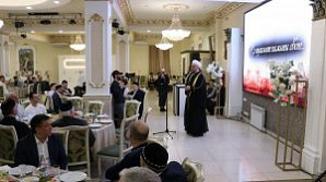 В Саратове состоялся торжественный вечер «Не тускнеет памяти свет»